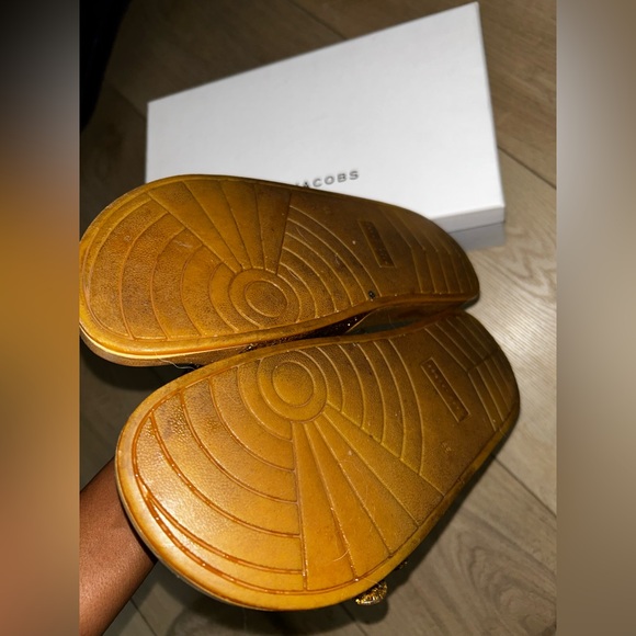 Marc Jacobs Gold Daisy Slides - 9 - Picture 5 of 8